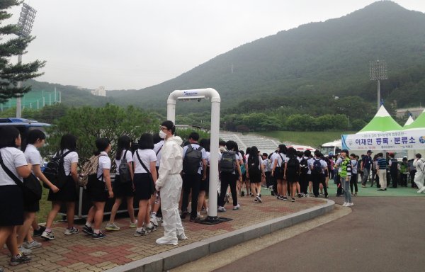 부산 기장군이 오는 23~24일 장안읍 소재 고리원전 2호기의 방사능 누출사고 대비 ‘2022년 국가 방사능방재 연합훈련’을 실시하는 가운데 지난 2016년 고리 방사능방재 합동훈련 모습. 사진제공 | 부산 기장군