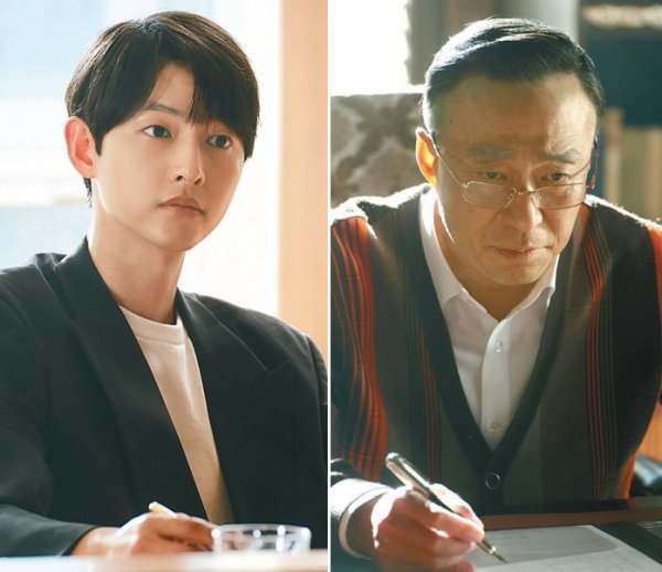 드라마 ‘재벌집 막내아들’이 송중기·이성민(왼쪽부터) 등 주연배우들의 열연뿐만 아니라 현실과 허구를 절묘하게 넘나들며 빠르게 시청률 상승곡선을 그리고 있다. 사진제공|JTBC