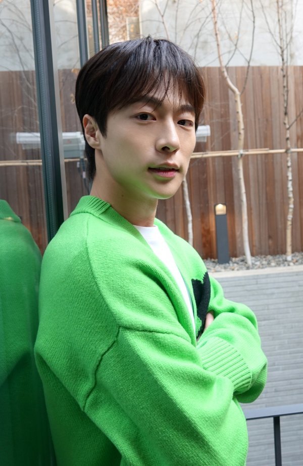 배우 배인혁이 최근 tvN ‘슈룹’, SBS ‘치얼업’과 영화 ‘동감’ 등을 줄지어 선보이며 “부담감이 정말 컸지만 제작진이 나를 믿고 캐스팅해줬다는 생각에 최선을 다 했다”고 밝혔다. 사진제공|유유컴퍼니