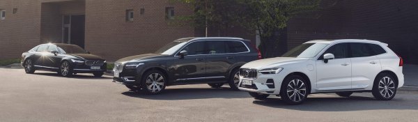 볼보자동차코리아가 국내 누적 판매 10만 대를 돌파하며, 차별화된 경쟁력을 입증했다. 볼보자동차의 스테디셀러 S90, XC90, XC60 리차지 PHEV(왼쪽부터). 사진제공|볼보자동차코리아