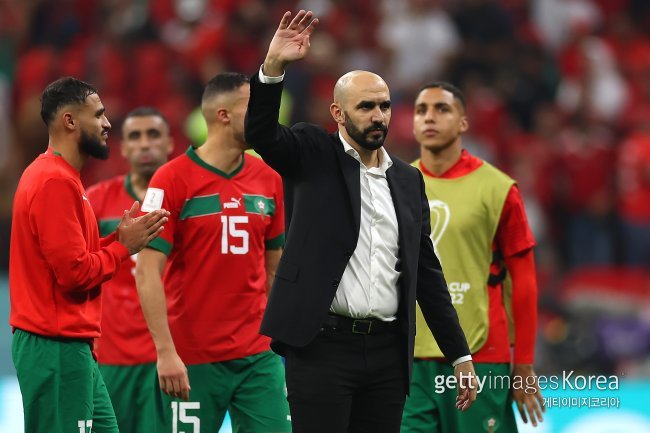 모로코 축구대표팀과 왈리드 레그라기 감독. 사진=게티이미지코리아