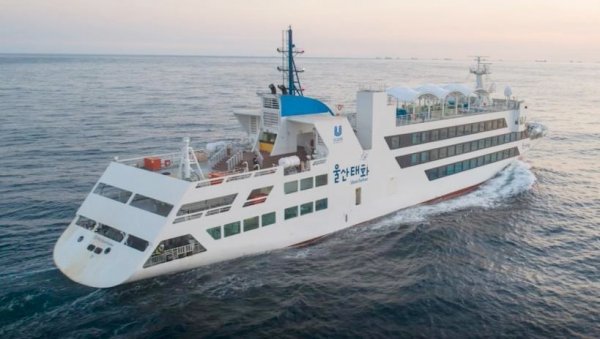 국내 최초 기자재 실증 목적으로 건조된 ICT 융합 전기추진 스마트 선박인 울산 태화호. 사진제공 | 울산시