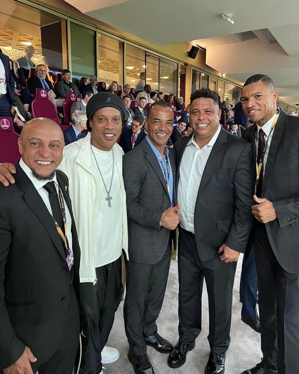 호베르투 카를로스, 호나우지뉴, 카푸, 호나우두, 디다(왼쪽부터). 사진출처 | 호나우지뉴 SNS