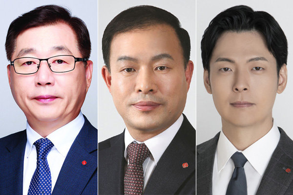 박현철 롯데건설 대표이사 부회장, 이훈기 롯데지주 ESG 경역혁신실장 사장, 신유열 롯데케미칼 상무(왼쪽부터). 사진제공｜롯데