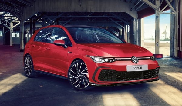 8세대 신형 골프 GTI는 2.0 TSI 고성능 터보차저 직분사 가솔린 엔진과 7단 DSG 변속기를 조합해 최고출력 245마력의 강력한 성능을 발휘한다. 사진제공|폭스바겐코리아