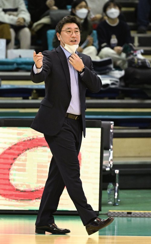 하나원큐 김도완 감독. 사진제공 | WKBL
