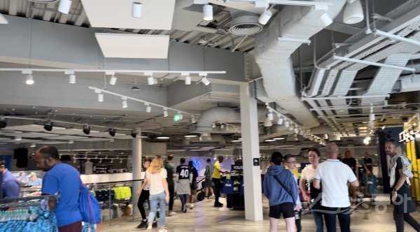 토트넘 홋스퍼 스타디움의 메가스토어. 남장현 기자 yoshike3@donga.com