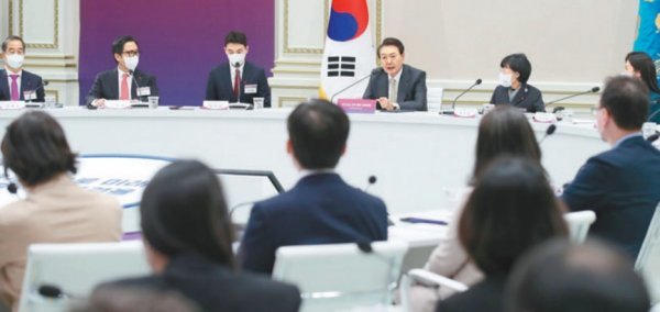 윤석열 대통령이 5일 교육부·문화체육관광부 연두 업무보고에서 발언하고 있다. 사진제공|대통령실