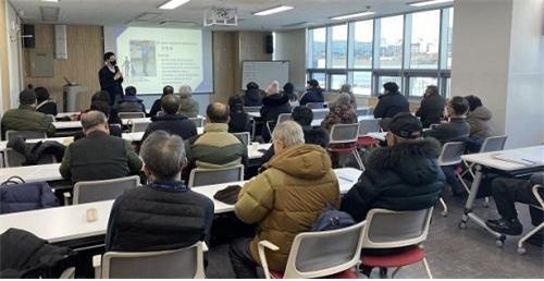 인천법원 개인파산 신청자 대상 ‘희망터치 재기교육’을 실시하고 있다. 사진제공 | 인천시