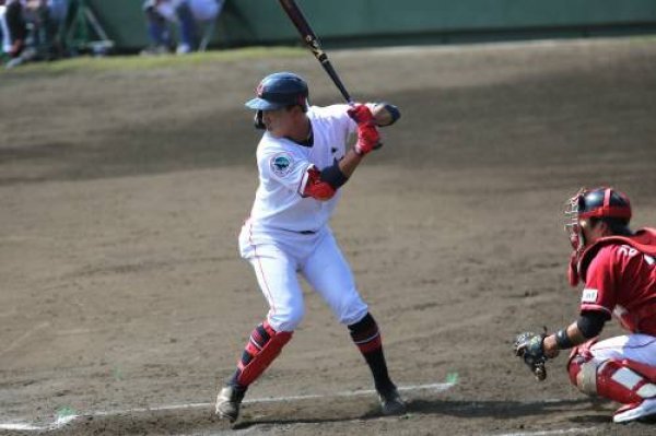 1일 일본 오키나와의 구시카와구장에서 SSG와 연습경기에 나선 롯데 노진혁(왼쪽). 사진제공 | 롯데 자이언츠