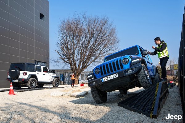 지프의 매력을 만끽할 수 있는 오프로드 체험장을 갖춘 구리 지프 전용 전시장. 사진제공｜스텔란티스 코리아