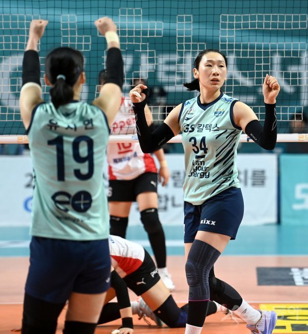 한수지(사진 오른쪽). 스포츠동아DB