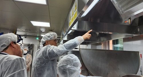 용인 산양초에 방문한 이경희 제1부교육감. 사진제공｜경기도교육청