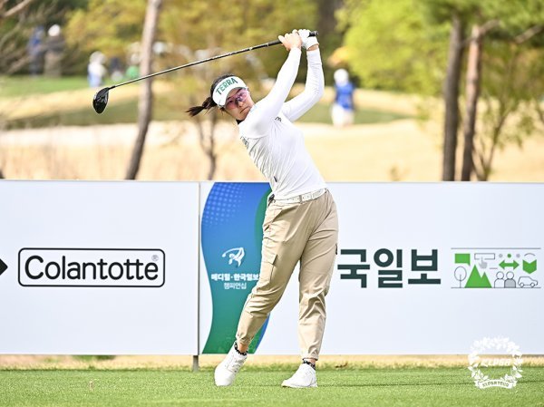 메디힐·한국일보 챔피언십 1라운드 12번 홀에서 티샷을 하고 있는 김민별. 사진제공 | KLPGA