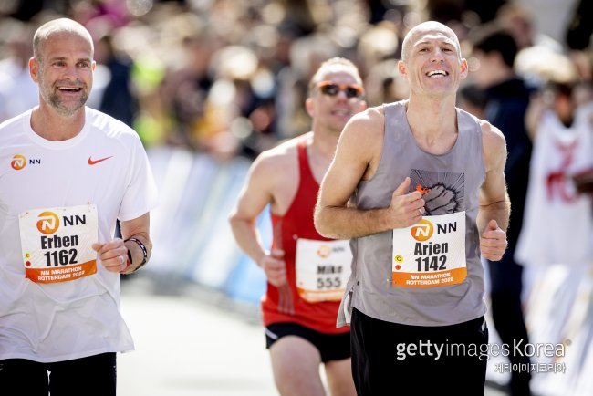 아르연 로번의 지난해 로테르담 마라톤 대회 출전 당시 모습(사진 맨 오른쪽). 사진=게티이미지코리아