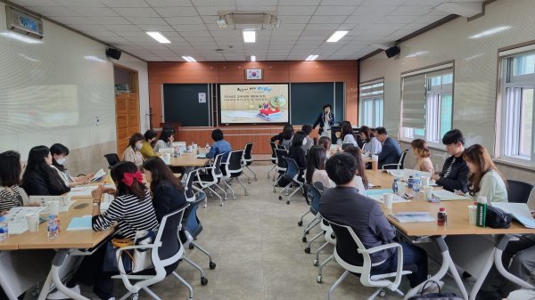 전남도교육청이 최근 ‘전남 지역교육과정’ 개발을 위한 워크숍을 개최했다. 사진제공ㅣ전남도교육청