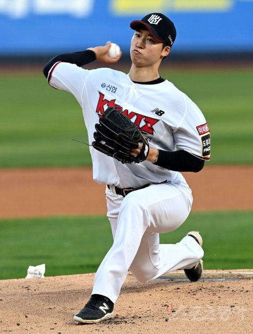 KT 엄상백. 스포츠동아DB