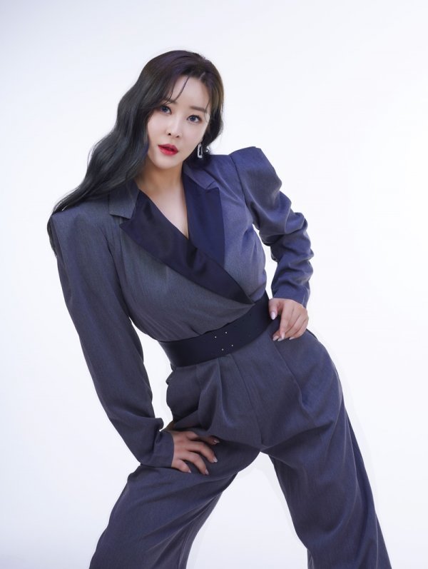 [사진 제공: 팔월엔터테인먼트]