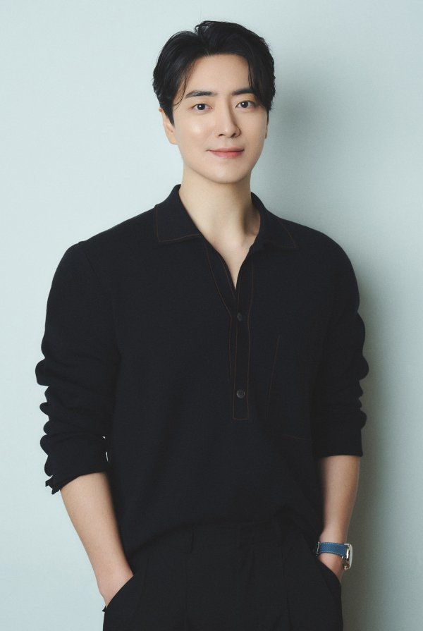 이준혁은 “악역을 연기하기 위해 3개월 만에 21kg을 증량했다”며 웃었다. 사진제공｜에이비오엔터테인먼트