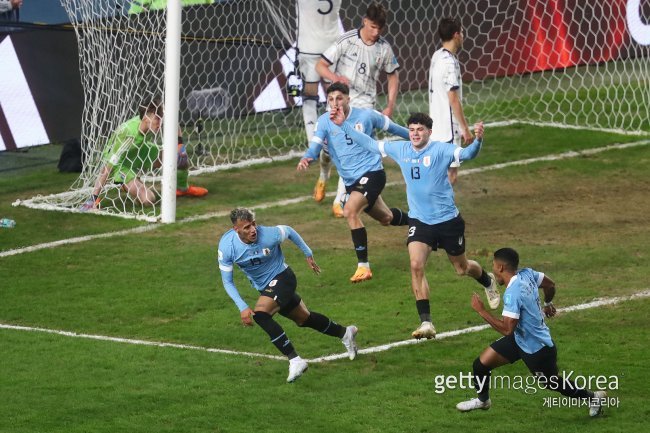 우루과이 U-20 축구대표팀의 결승골 장면. 사진=게티이미지코리아