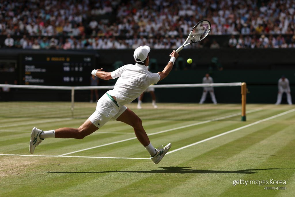 2022년 윔블던 남자단식 우승자 노바크 조코비치의 경기 모습. 사진=게티이미지코리아.