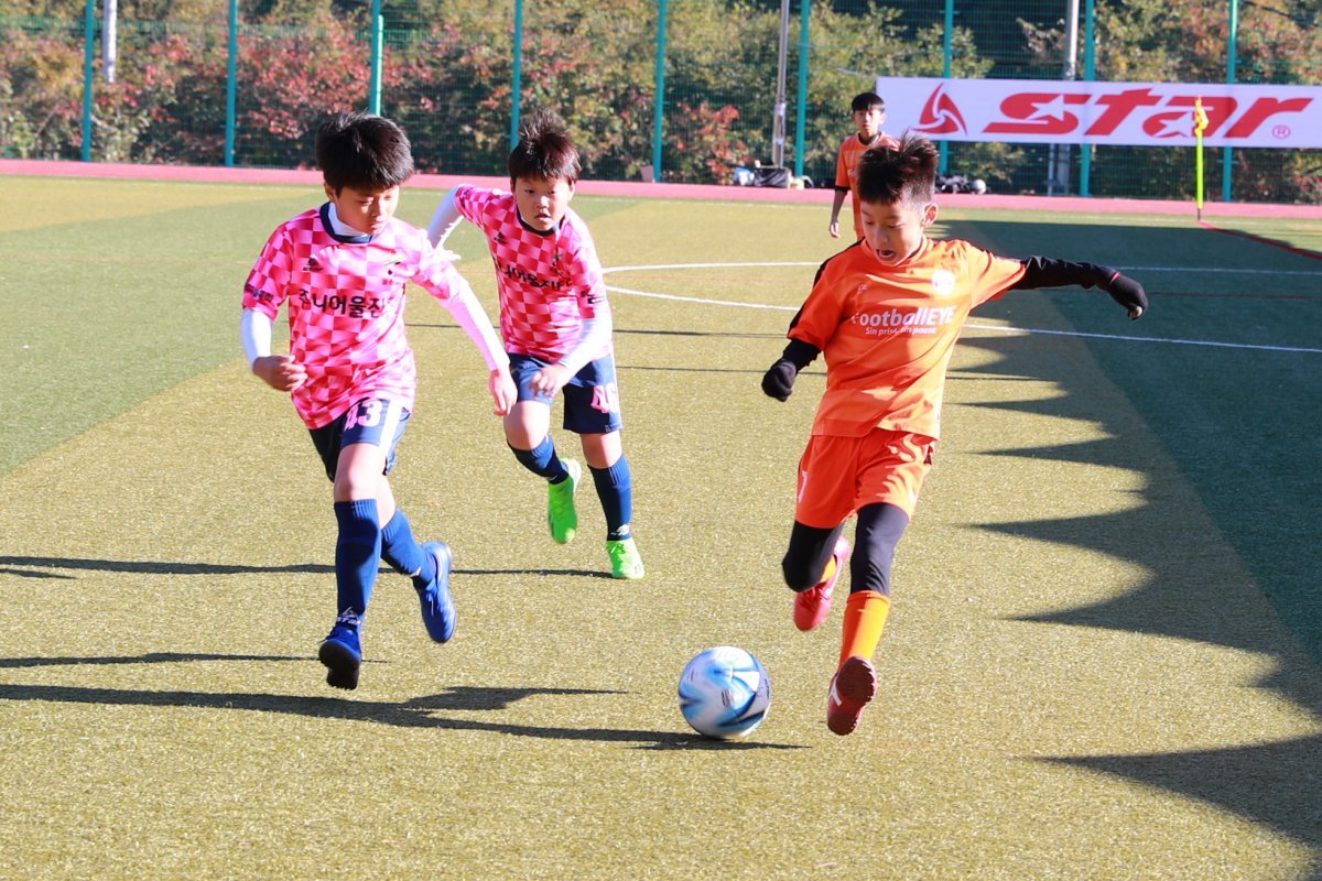 ‘2023 울진금강송배 전국 유소년클럽 축구대회’가 지난 17일부터 경북 울진군 백암다목적운동장에서 열리고 있다. 사진제공ㅣ울진군