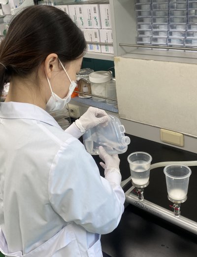 레지오넬라균 검사 모습. 사진제공ㅣ전남도