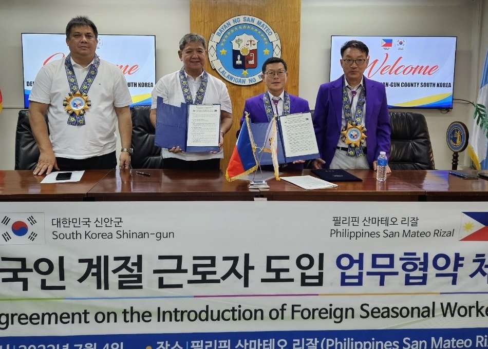 신안군이 지난 4일 필리핀 산마테오시와 ‘외국인계절근로자 도입을 위한 업무협약(MOU)’을 체결했다. 사진제공ㅣ신안군