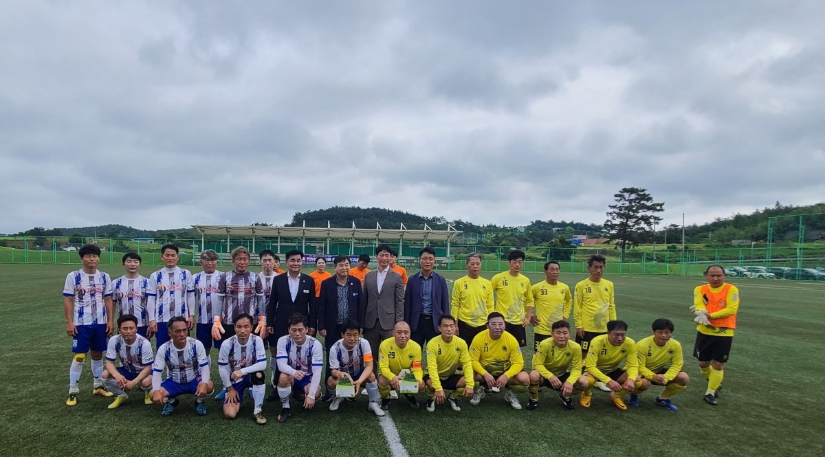지난 8일부터 9일까지의 일정으로 영광스포티움 인조잔디축구장에서 개최된 제2회 전라남도지사배 전국 실버 동호인 축구대회. 사진제공ㅣ영광군
