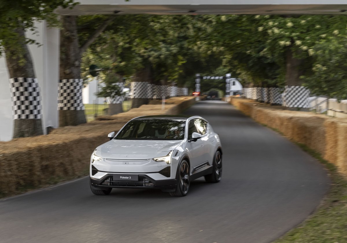 2023년 굿우드 페스티벌에서 공개된 폴스타 3 주행 이미지. 사진제공｜폴스타