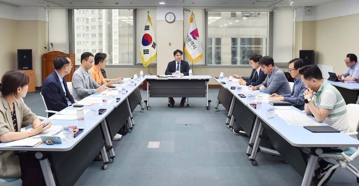 부산형 분산에너지 특화단지 TF 추진단 회의를 진행하고 있다. 사진제공ㅣ부산시