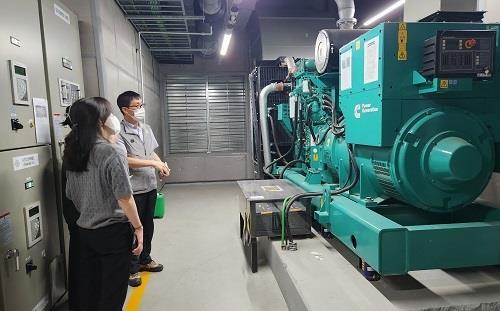 용인시 관계자들이 관광숙박 시설을 점검하고 있다. 사진제공|용인시