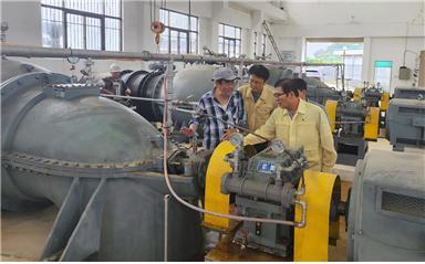 이상익 함평군수가 지난 16일 집중호우 재해취약지역 현장을 방문한 모습. 사진제공|함평군