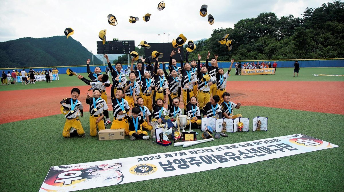 제7회 한국컵 전국유소년야구대회 U-13 청룡 부문에서 4연패를 달성한 남양주야놀유소년야구단.
사진제공 | 대한유소년야구연맹