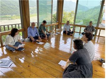 광양시가 100원 택시 확대를 위해 주민 의견을 수렴하고 있는 모습. 사진제공 | 광양시