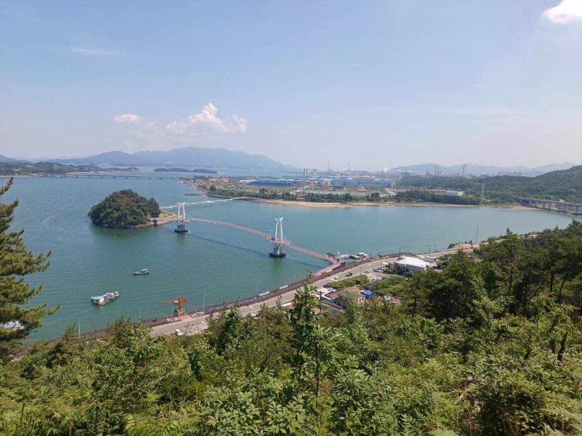 광양시가 망덕산-배알도 간 공중하강 체험시설 사업 재개를 위한 행정절차에 돌입한다. 사진제공ㅣ광양시