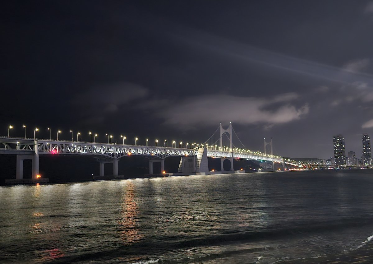 부산 광안대교 경관조명 소등 전경 사진. 사진제공ㅣ부산시설공단