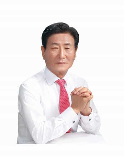 신정철 부산시의회 교육위원회 위원장. 사진제공ㅣ부산시의회