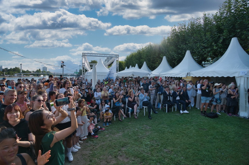 프랑크푸르트 박물관강변축제 개막식에 참석한 현지 관람객들. 사진제공ㅣ전남도