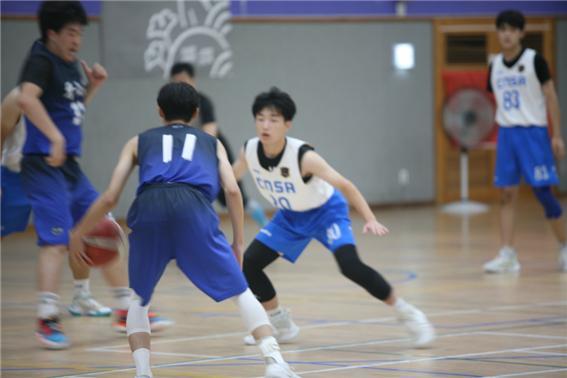 아산고가 아산 학교스포츠클럽 농구대회 결승에서 충남삼성고를 꺾고 우승을 차지했다. 사진 | 엄여울