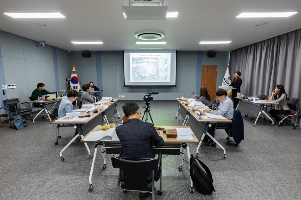 고흥군이 지난 20일 ‘기숙형 귀농어귀촌 복합교육 인프라 구축’ 일반 설계 공모 심사를 실시했다. 사진제공ㅣ고흥군