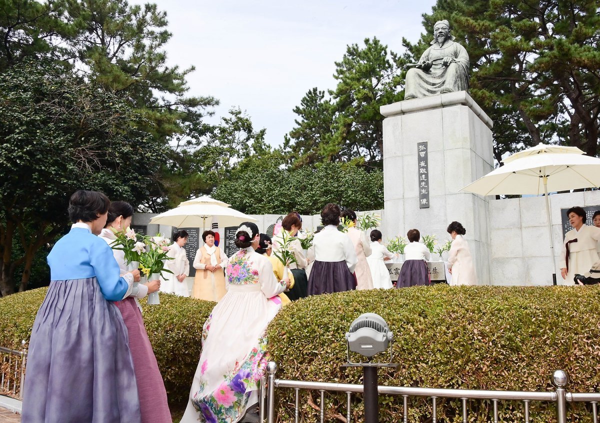 ‘2023 동백섬문화관광축제’가 진행되고 있는 모습. 사진제공ㅣ부산 해운대구