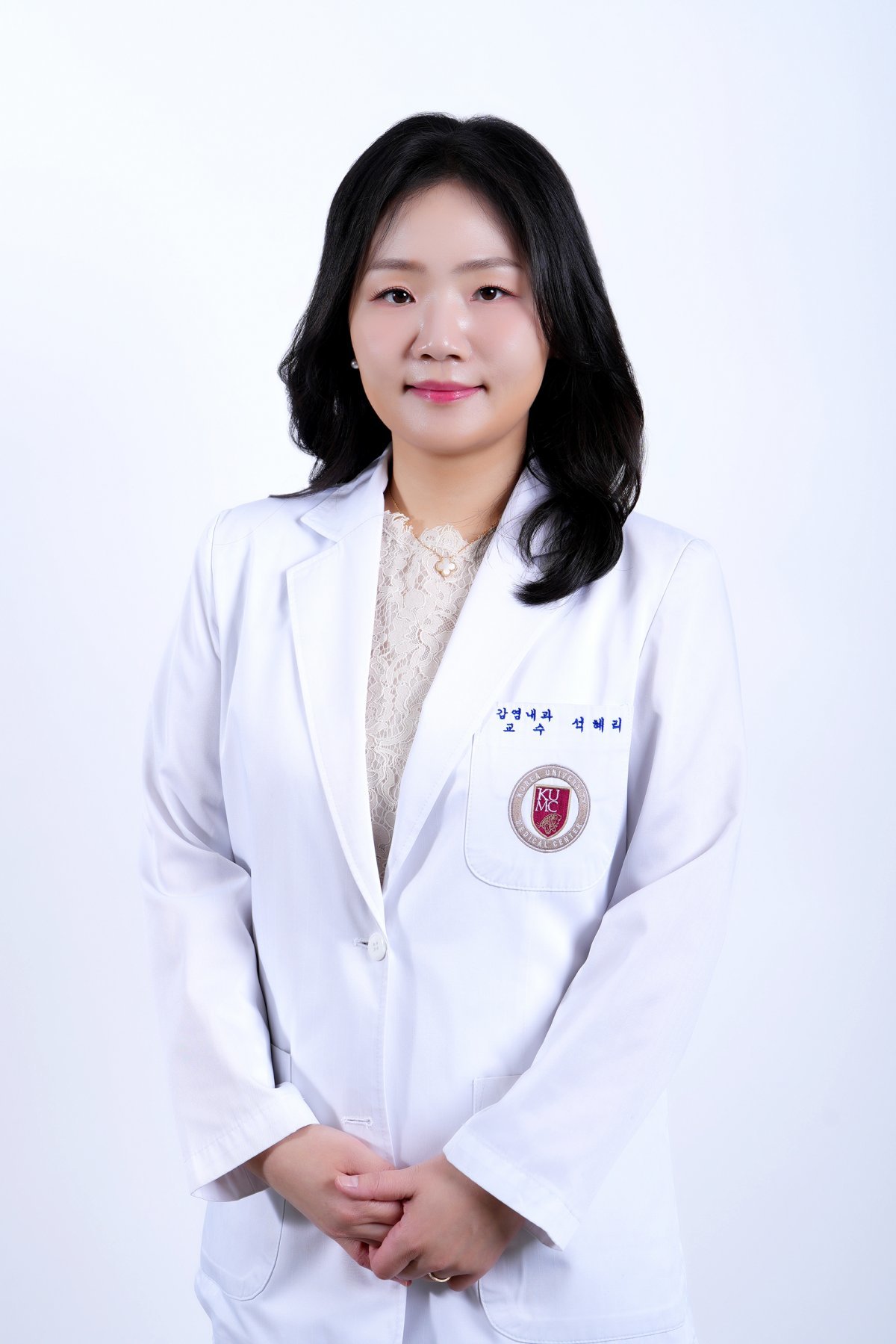 석혜리 고려대안산병원 감염내과 교수는 “쯔쯔가무시병, 렙토스피라증과 달리 신증후군 출혈열은 백신으로 예방이 가능한 만큼, 야외 활동이 많은 군인과 농부, 골프장 인부 등은 유행시기의 약 1개월 전에는 백신을 접종하는 것이 좋다”고 조언했다. 사진제공|고려대안산병원