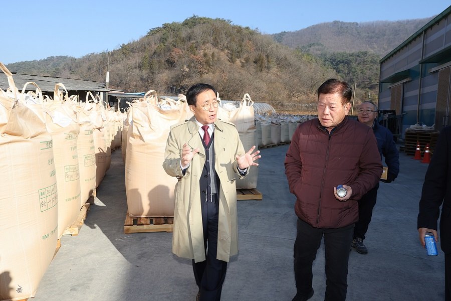 단양군은 지난 22일부터 24일까지 삼광 품종으로 구성된 공공비축미곡 해들 306톤을 53명의 농가로부터 매입했다. 사진|단양군