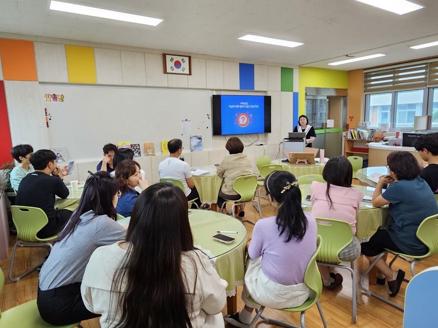 충북교육청 학생 자살예방을 위한 교직원 대상 생명지킴이 교육 운영 모습. 사진제공ㅣ충북교육청