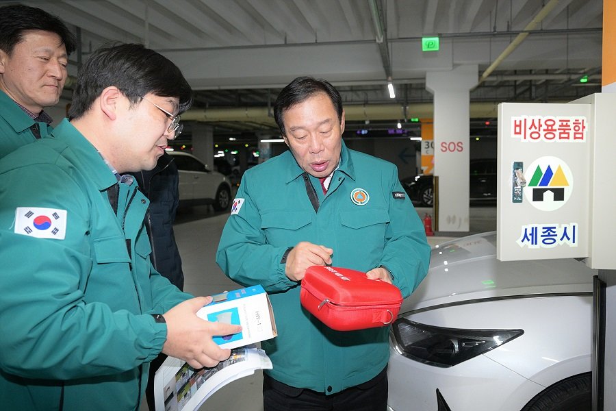 지난 5일 최민호 세종시장 ‘민방위 비상 대피 시설’ 현장점검 모습. 사진제공ㅣ세종시청