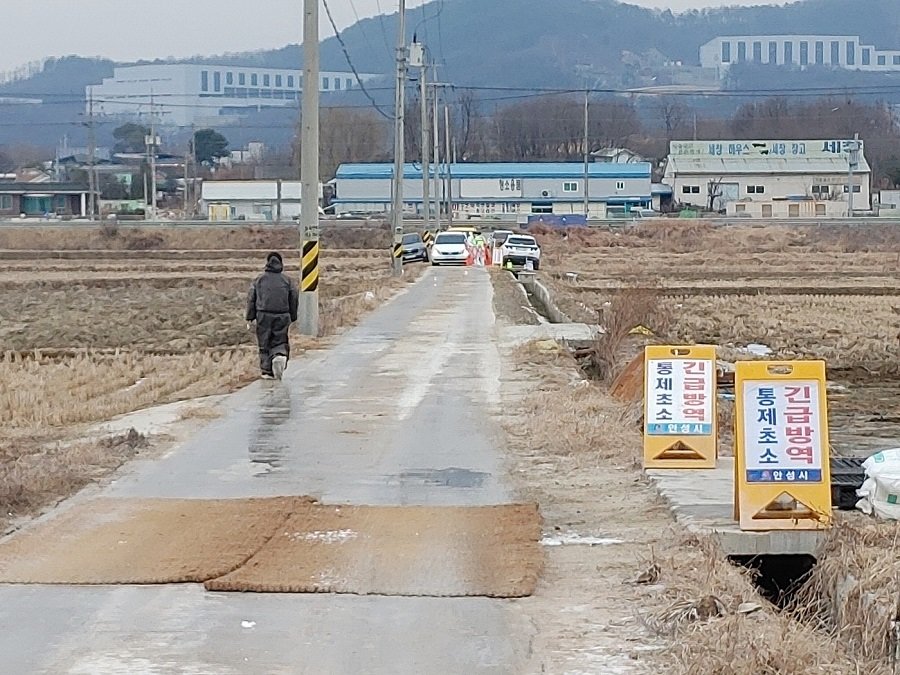 경기도 조류인플루엔자 첫 발생, 차단방역 모습. 사진제공ㅣ경기도청