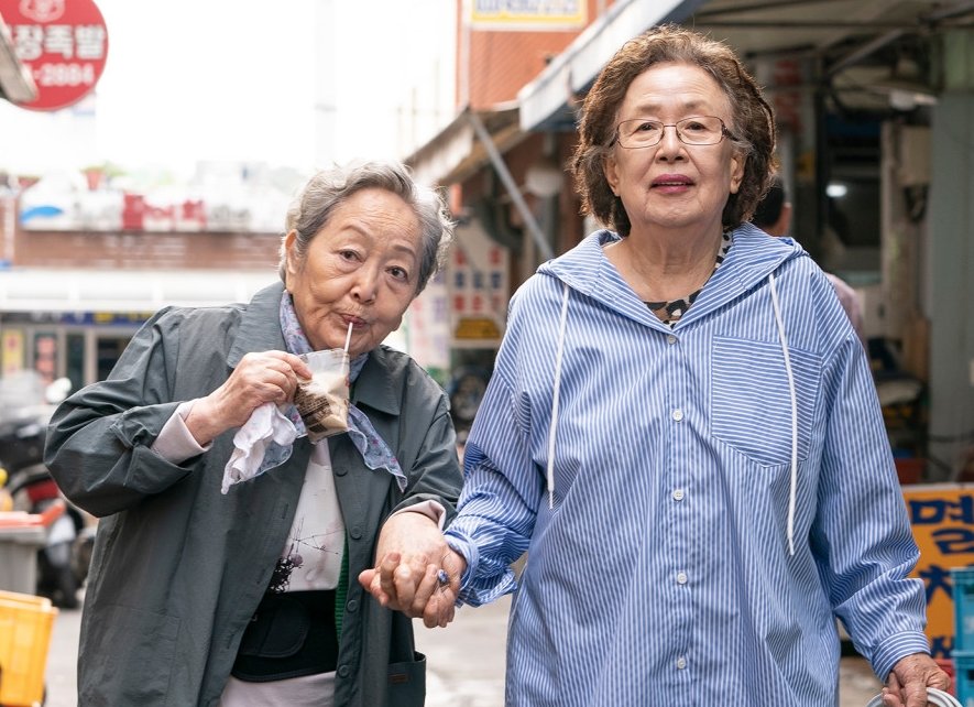 영화 ‘소풍’ 김영옥·나문희. 사진제공｜롯데엔터테인먼트