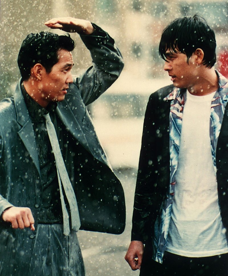 배우 이정재와 정우성의 신인 시절이 담긴 영화 ‘태양은 없다’와 ‘비트’(왼쪽부터)가 내달 나란히 재개봉해 팬들의 관심을 모으고 있다. 사진제공｜싸이더스