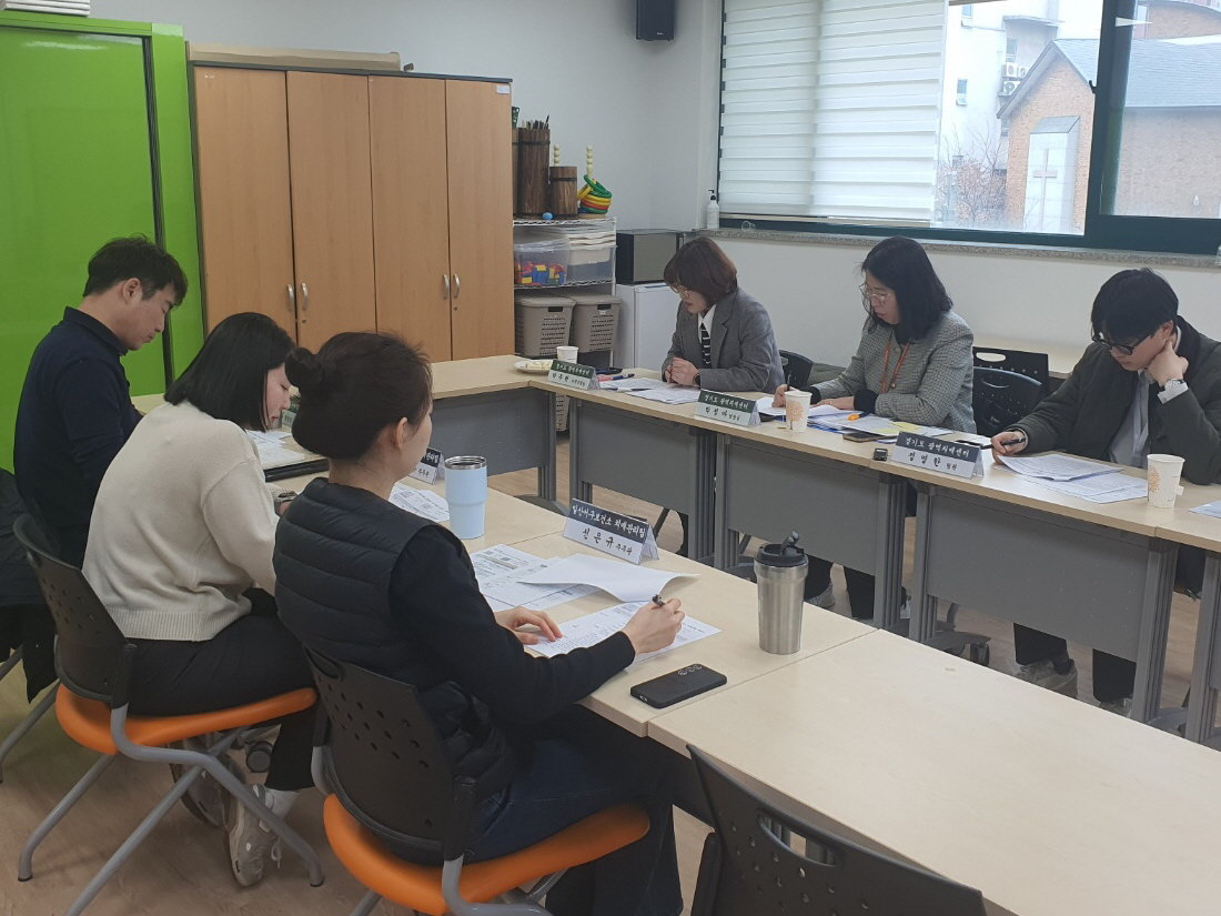 고양특례시가 ‘치매안심센터 운영평가 맞춤형 컨설팅’을 하는 모습. 사진제공ㅣ고양시